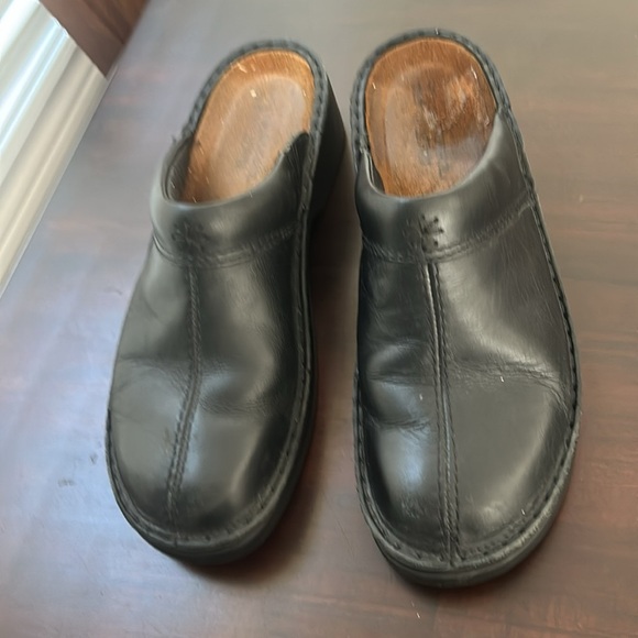 NAOT Womens Black Leather Closed Toe Comfort Mule Wedge Slip On Shoes Size 42 - Picture 13 of 15